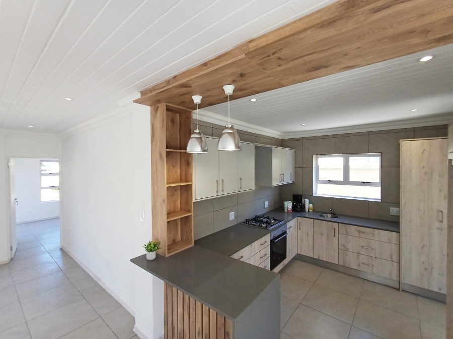 3 Bedroom Property for Sale in Palmiet Western Cape